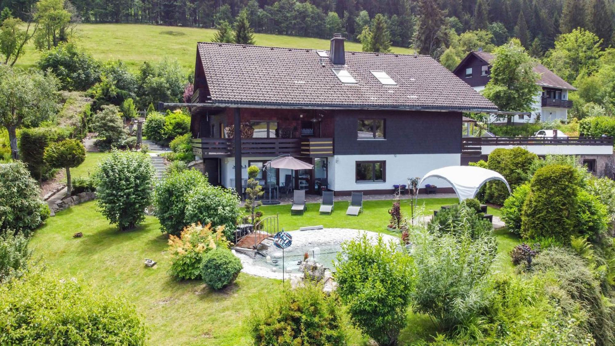 Haus Blattert - Neuglashuetten フェルトベルク エクステリア 写真