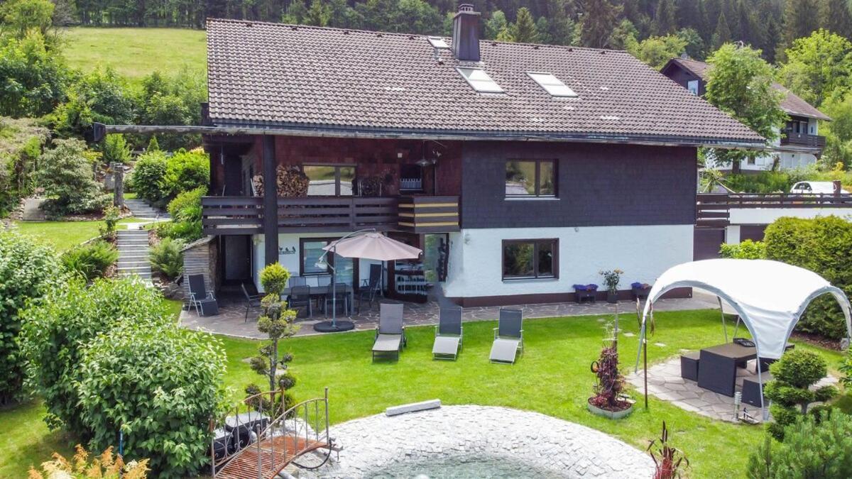 Haus Blattert - Neuglashuetten フェルトベルク エクステリア 写真